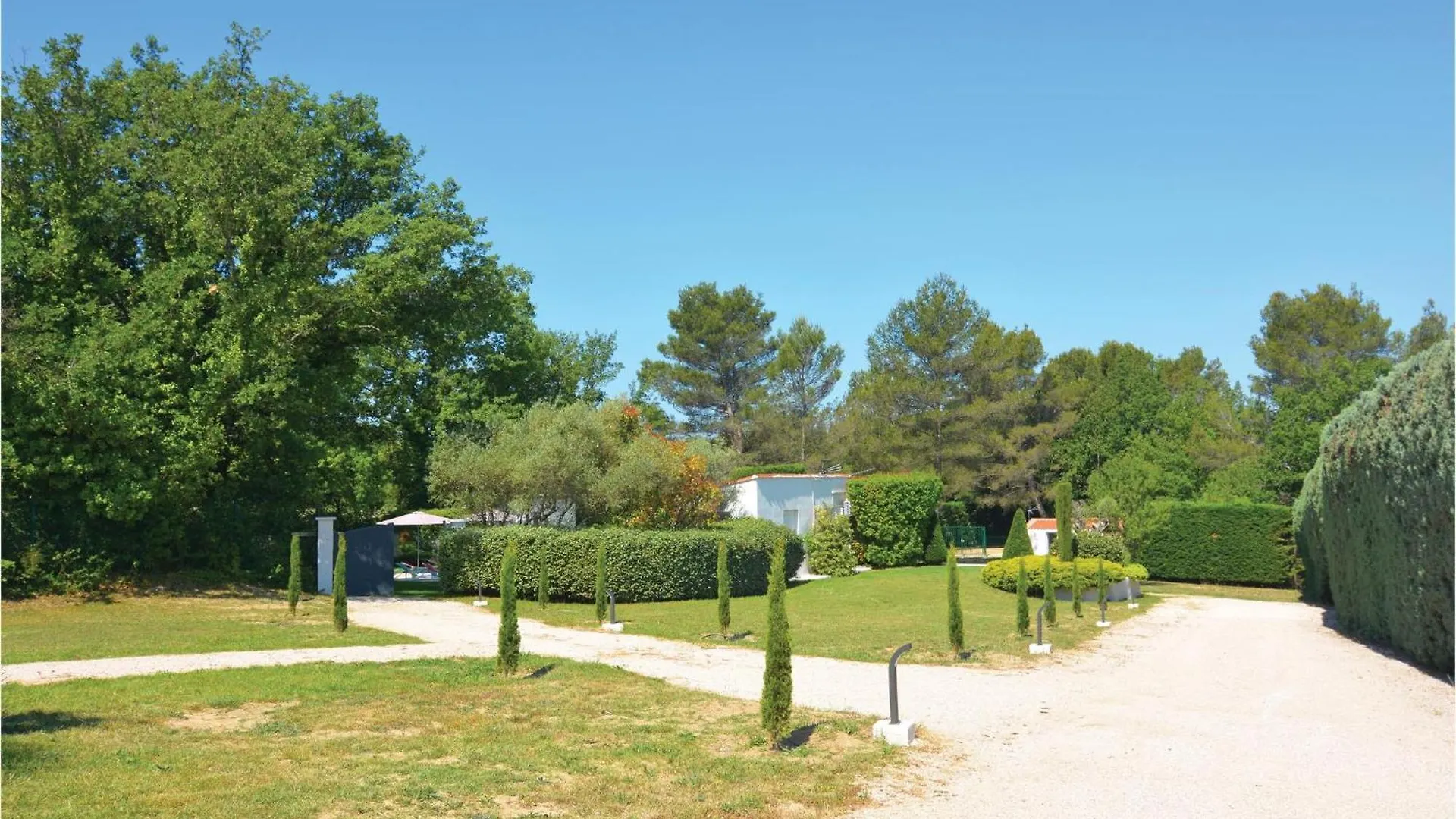 Pet Friendly Home In Trets 0*,